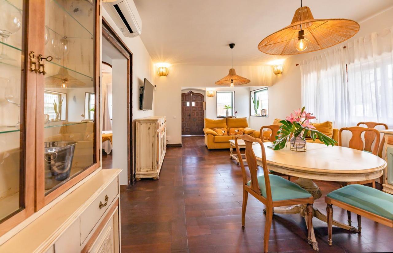 Bay Beachfront By Holidays *