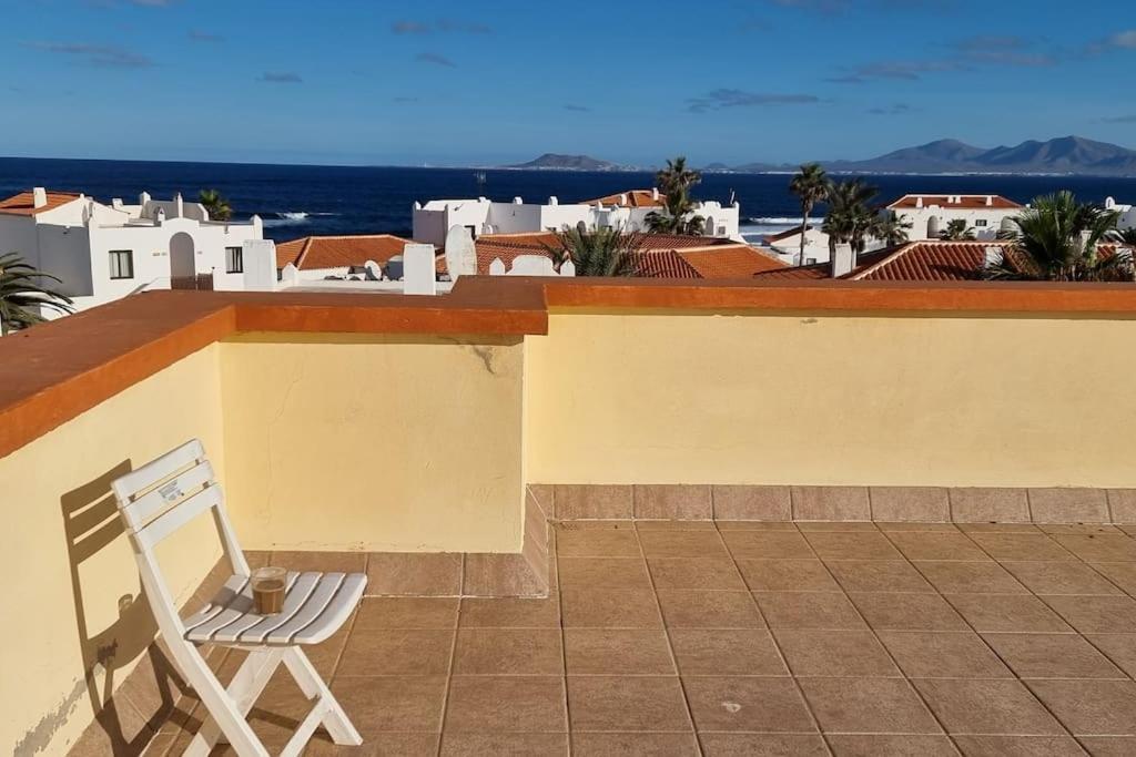 Gilda: Beautiful Spacious Apartment. Seaview From Rooftop Terrace Corralejo