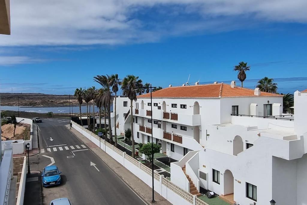 Gilda: Beautiful Spacious Apartment. Seaview From Rooftop Terrace Corralejo