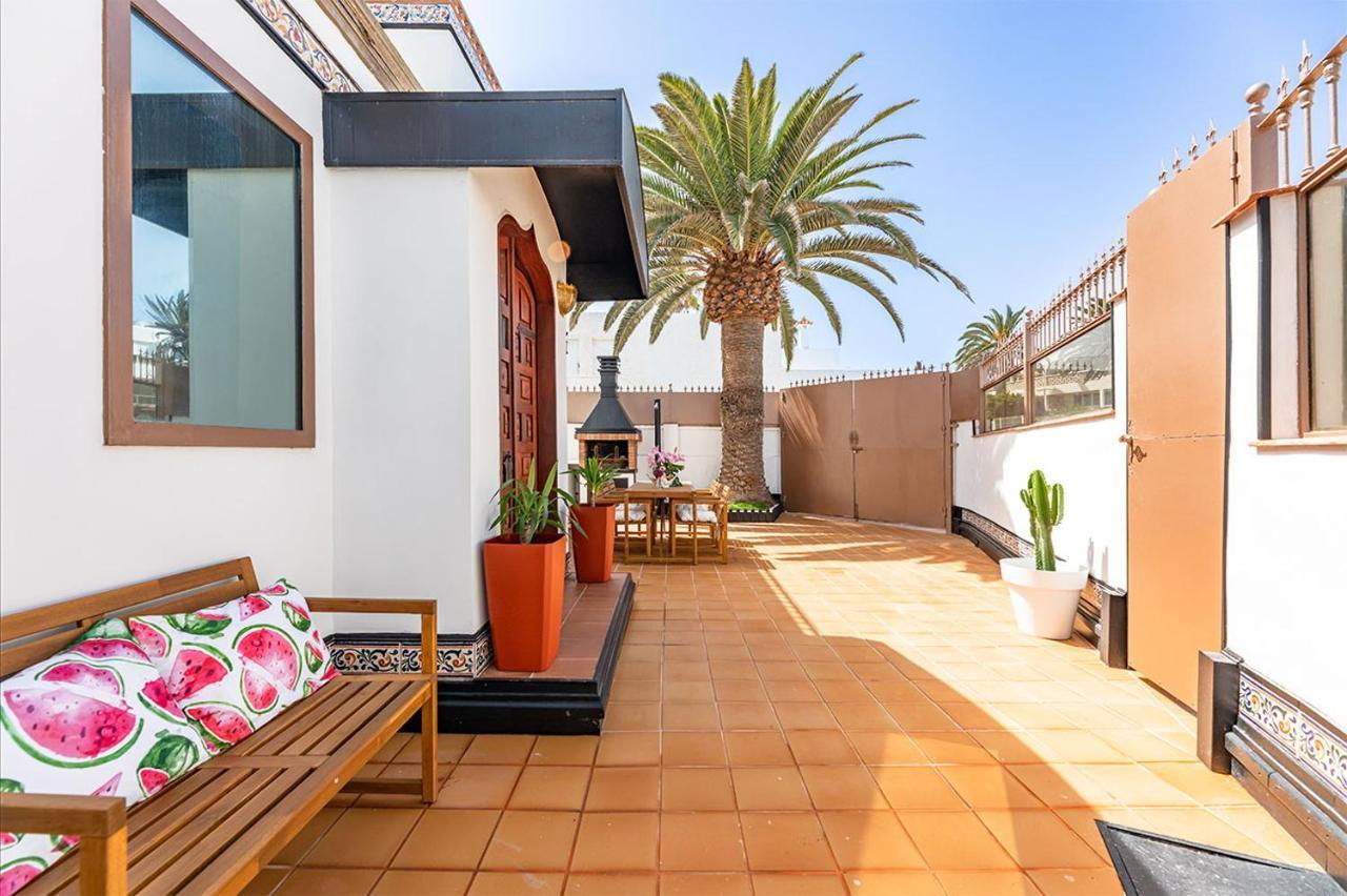 Bay Beachfront By Holidays Villa *