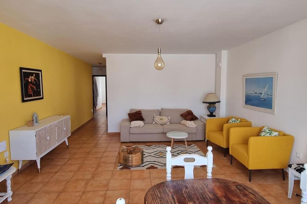 Gilda: Beautiful Spacious Apartment. Seaview From Rooftop Terrace Apartment Corralejo