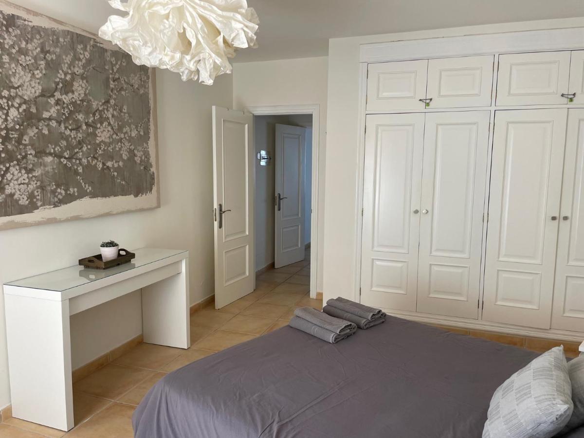 Apartment My Ocean !!! Breathtaking Location, Steps To The Ocean, Spacious Sea View, Fully Equipped And Well-furnished With Private Entrance And High-speed Fiber Optic Internet Corralejo