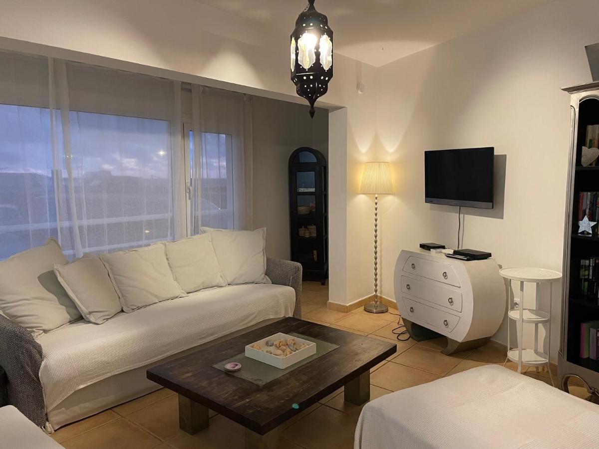 Apartment My Ocean !!! Breathtaking Location, Steps To The Ocean, Spacious Sea View, Fully Equipped And Well-furnished With Private Entrance And High-speed Fiber Optic Internet