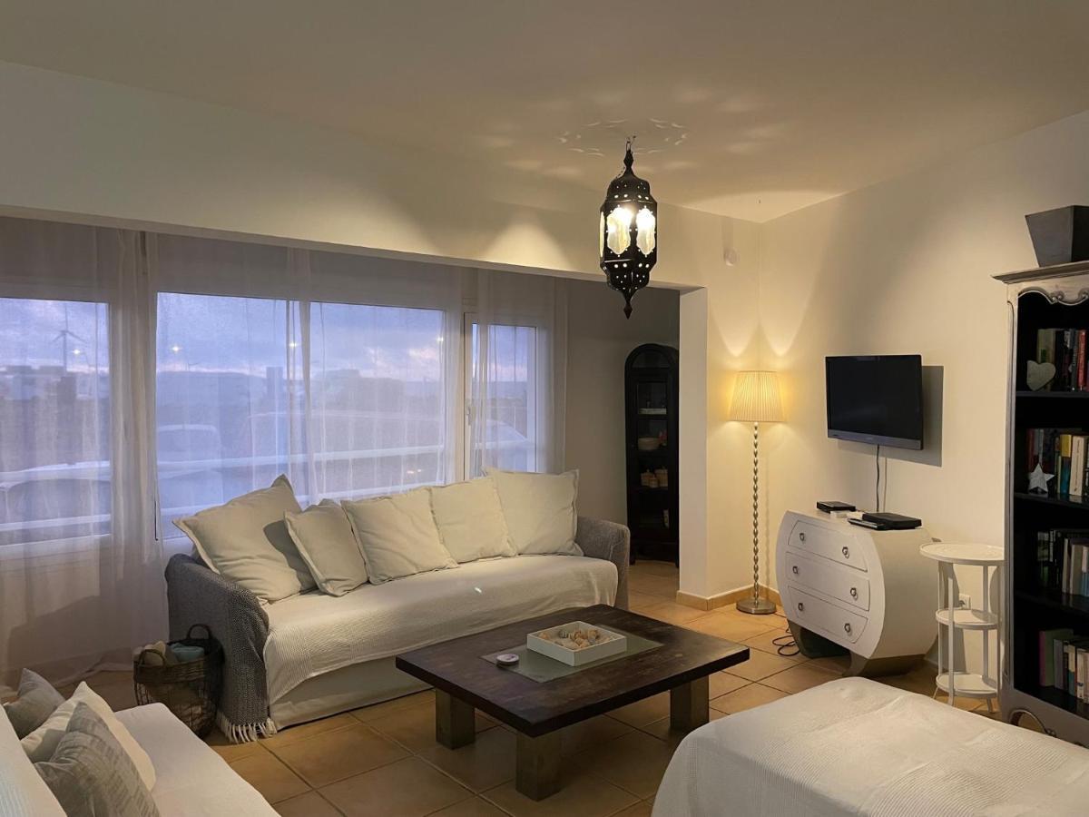 Apartment My Ocean !!! Breathtaking Location, Steps To The Ocean, Spacious Sea View, Fully Equipped And Well-furnished With Private Entrance And High-speed Fiber Optic Internet Corralejo