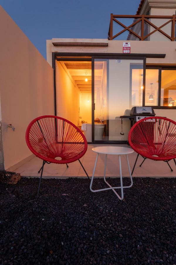 Calderon Hondo. Design , Views And Pool Lajares-corralejo Villa *