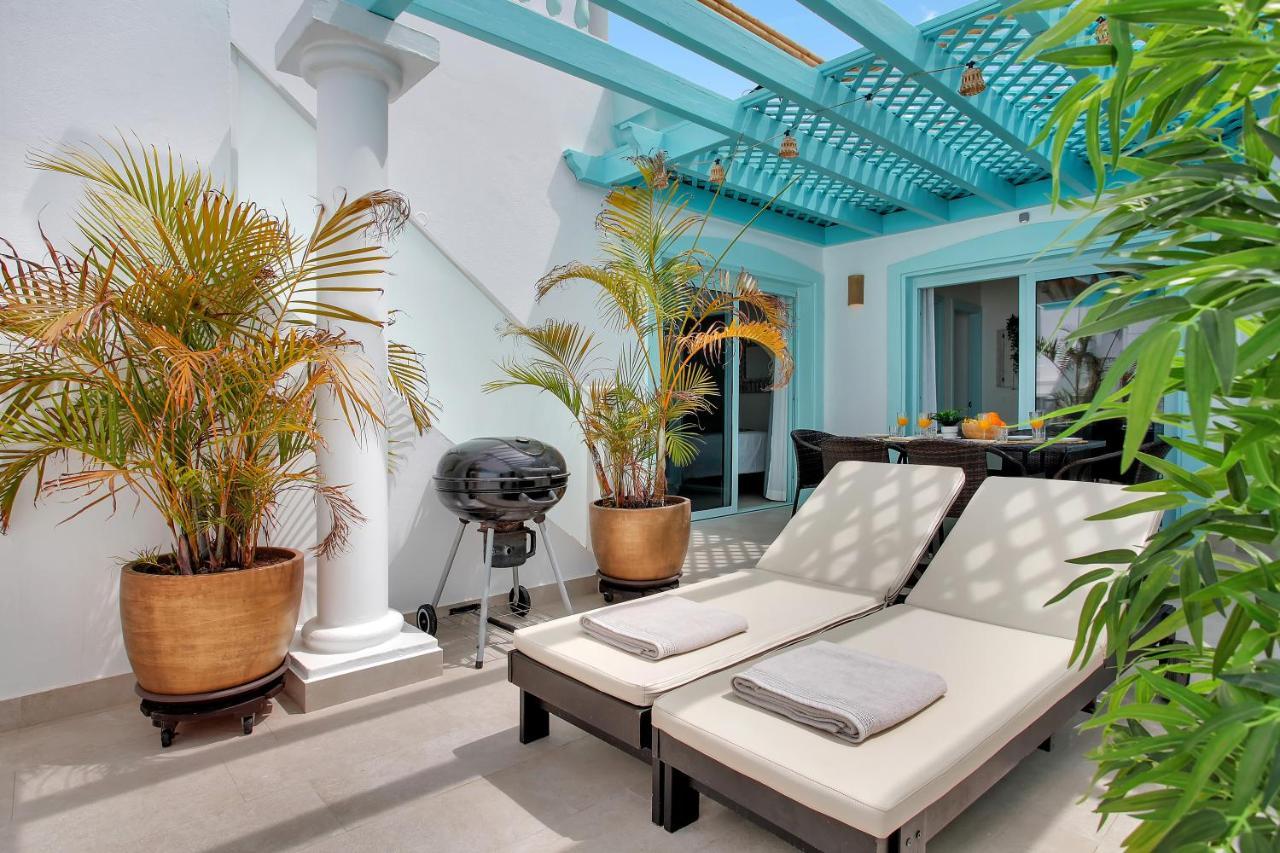 Orange Light With Private Pool Villa