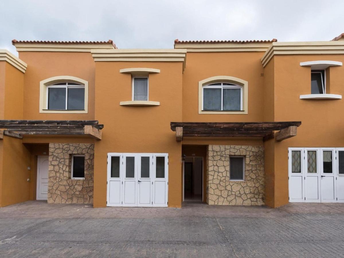 In With Shared Pool And Close To The Beaches Holiday home Corralejo