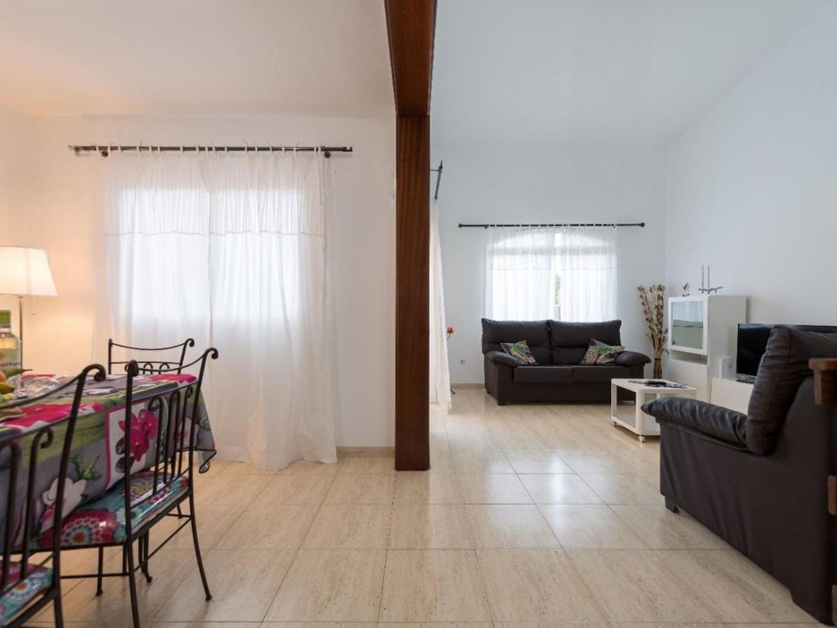 In With Shared Pool And Close To The Beaches *