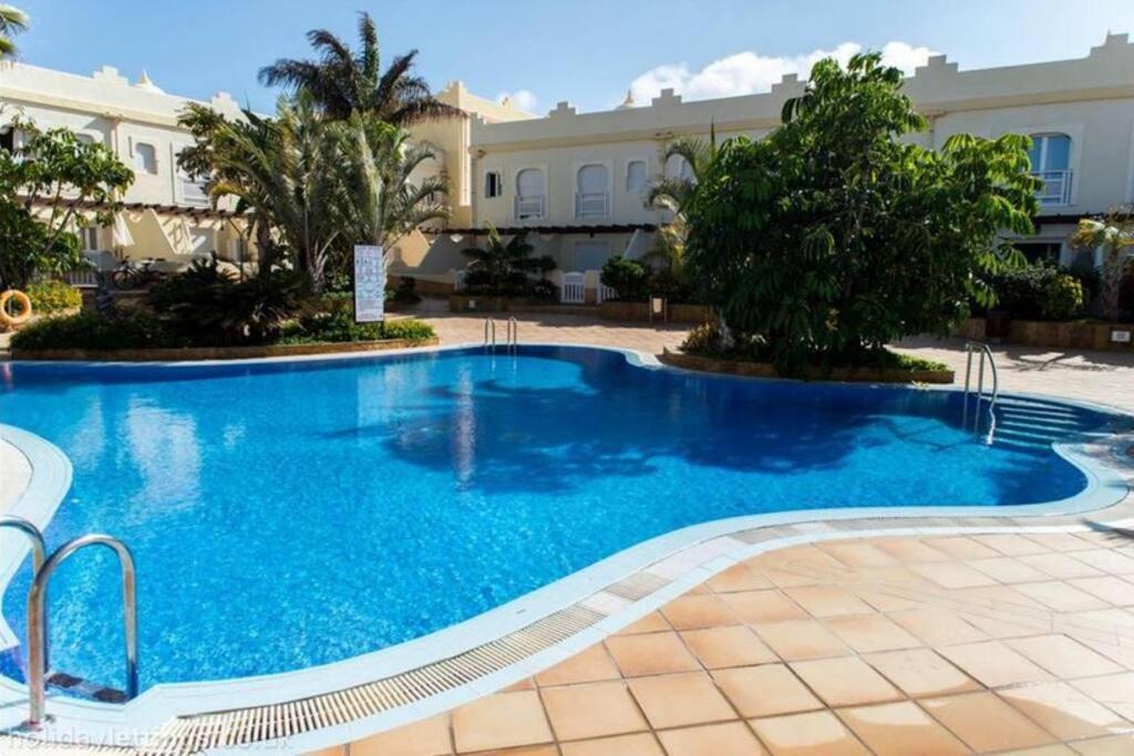 Oasis, El Sultan, Corralejo, Fuerteventura *