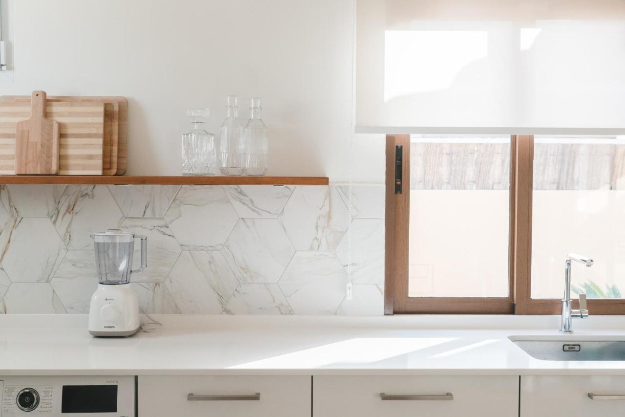 Moderne Met Verwarmd Zwembad In