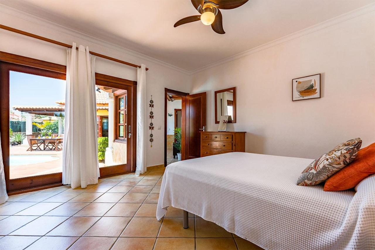 Relax 2 Private Pool By Holidays Villa