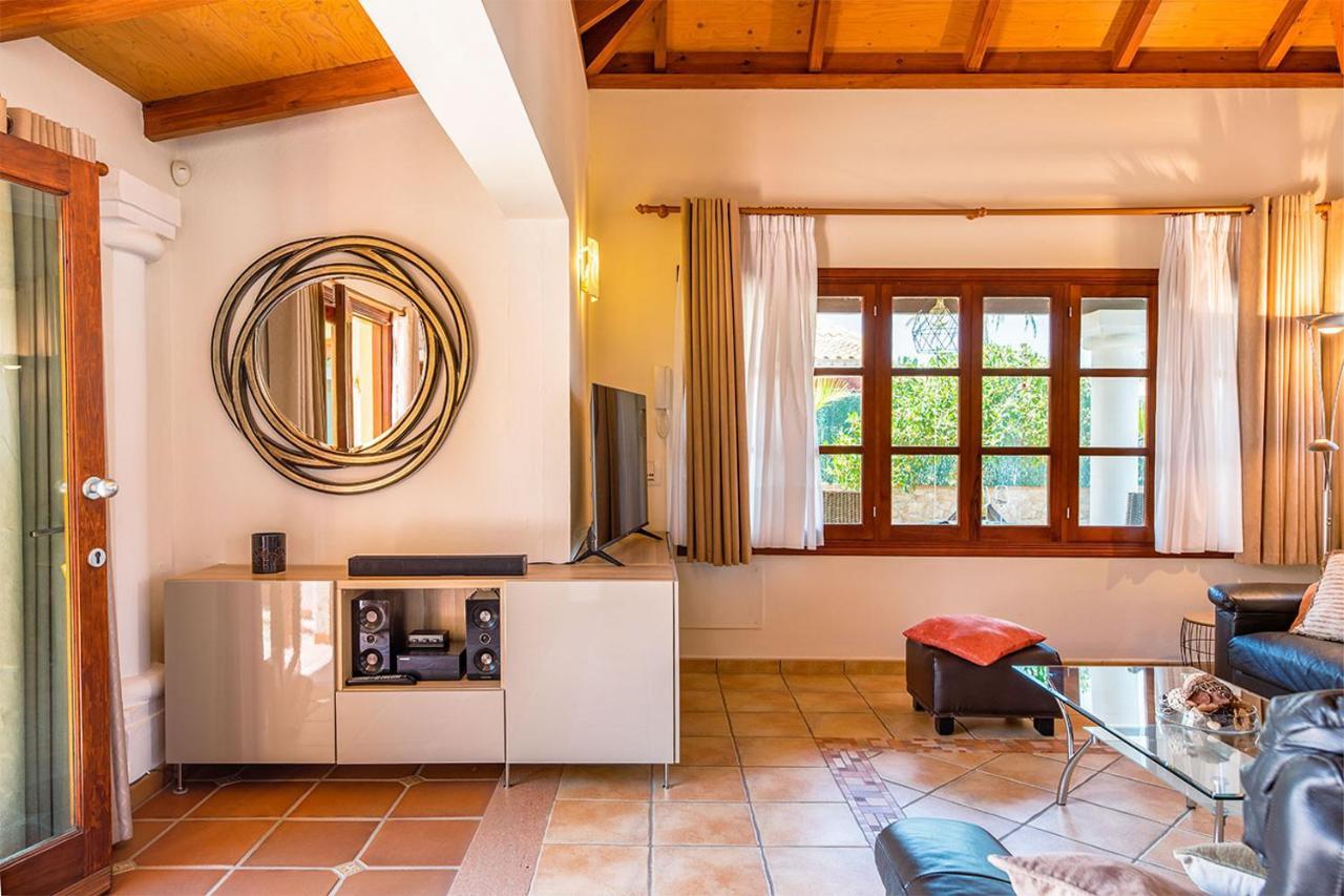 Villa Relax 2 Private Pool By Holidays *
