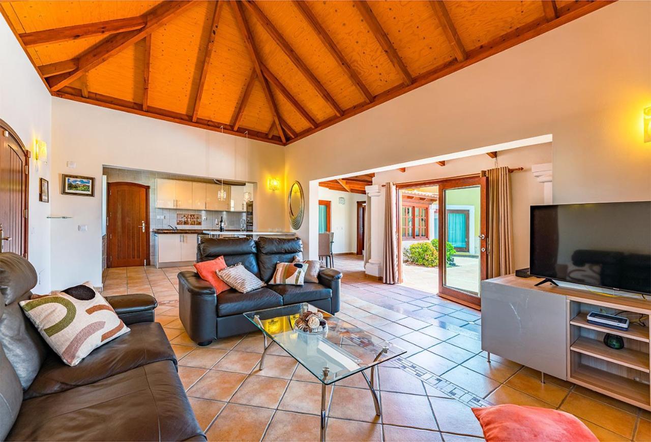 Villa Relax 2 Private Pool By Holidays Corralejo