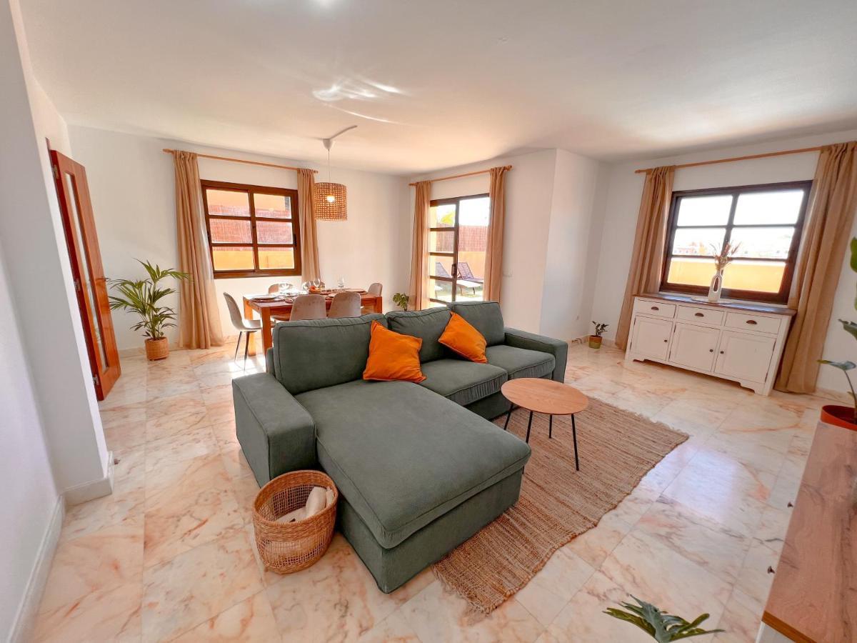 Tarabilla With Private Pool & Ocean Views Corralejo