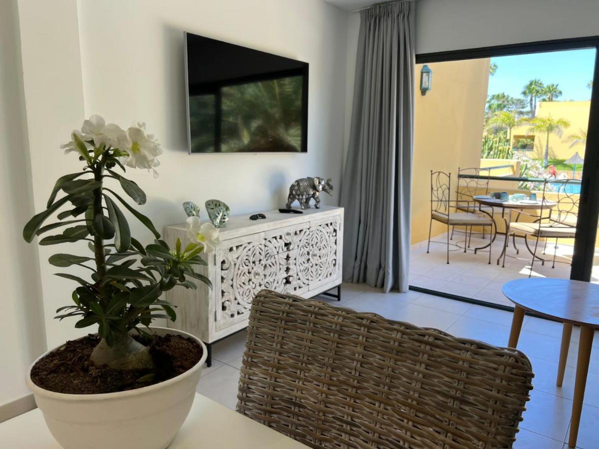 Atlantic Garden Andrew Pool Air Conditioning Holiday home