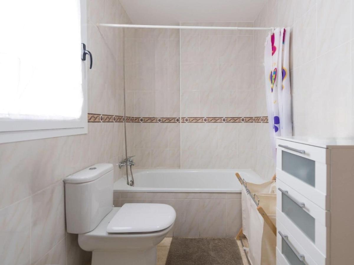 In With Shared Pool And Close To The Beaches Holiday home *