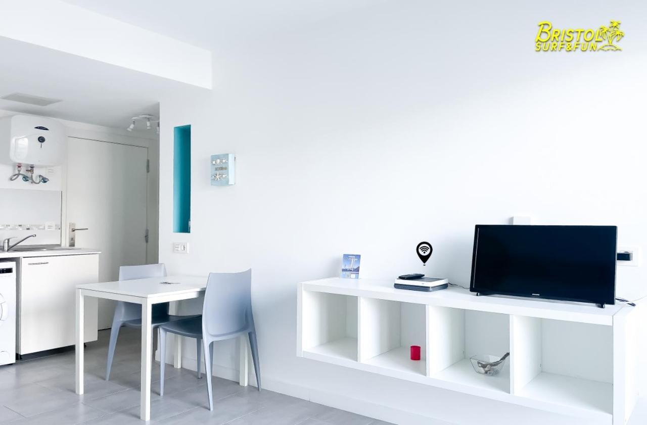 B-rent Bristol Surf & Fun Apartment *
