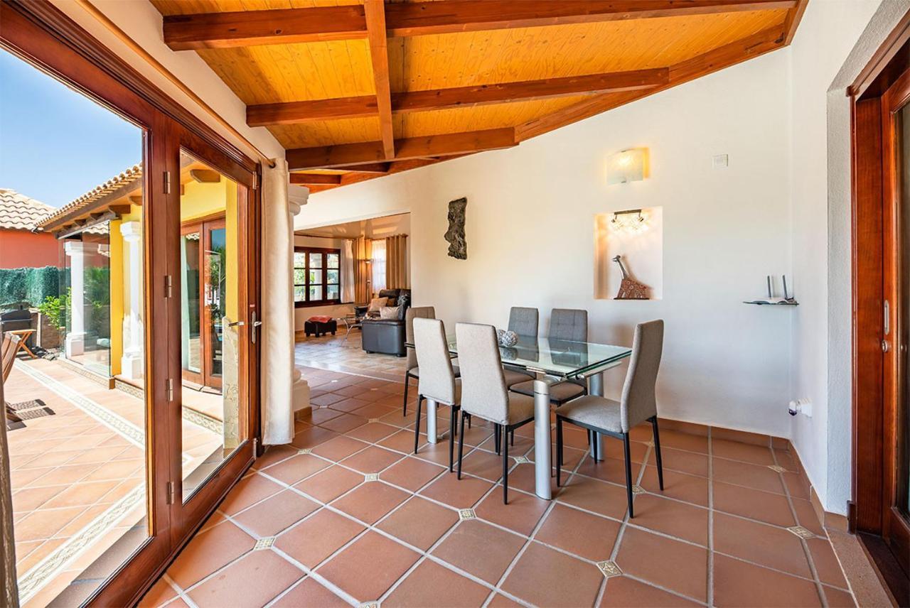 Relax 2 Private Pool By Holidays Villa Corralejo