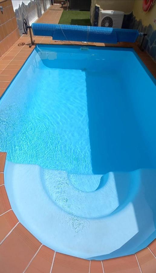 Villa Serene Oasis: Private Pool With Hot Tub And Modern Comforts Corralejo