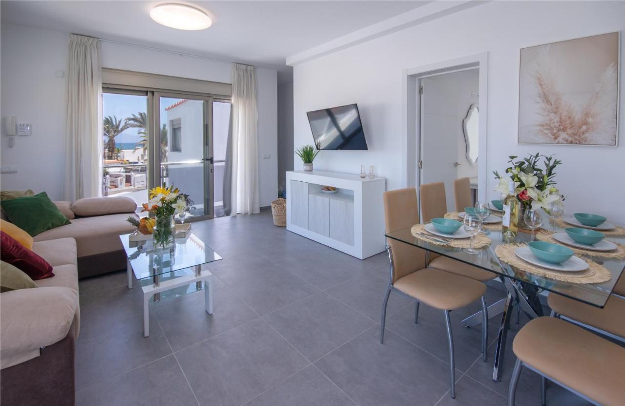 5 Beachfront By Holidays Appartement *