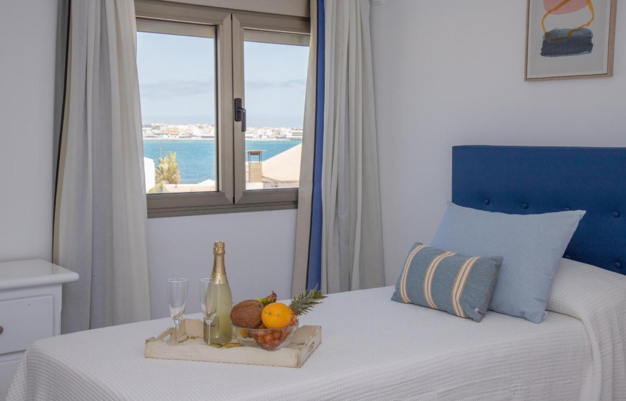 Appartement 5 Beachfront By Holidays *