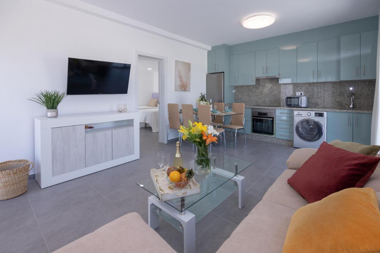 5 Beachfront By Holidays Apartment