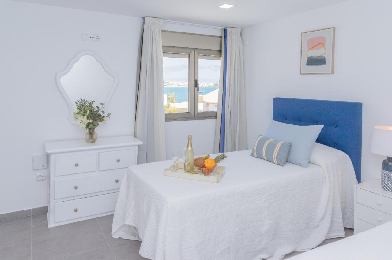 5 Beachfront By Holidays * Corralejo