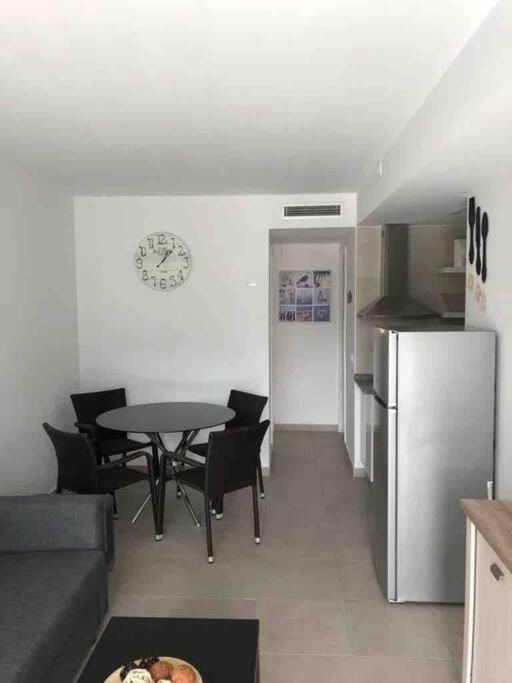 Modern Apartment *