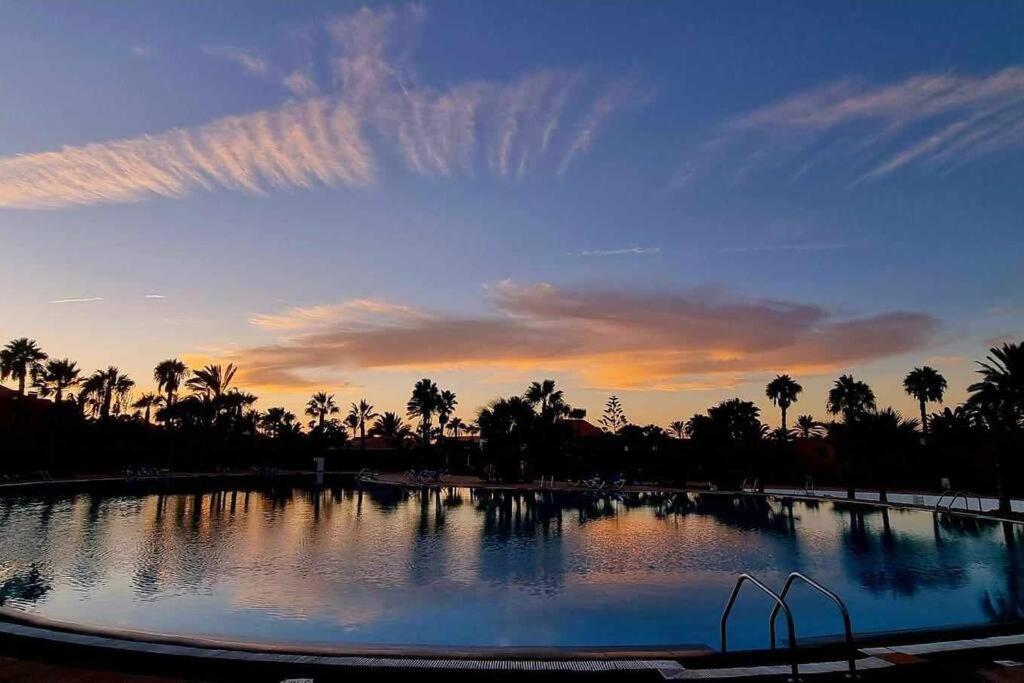 Bouganville Con Terrazza E Piscina