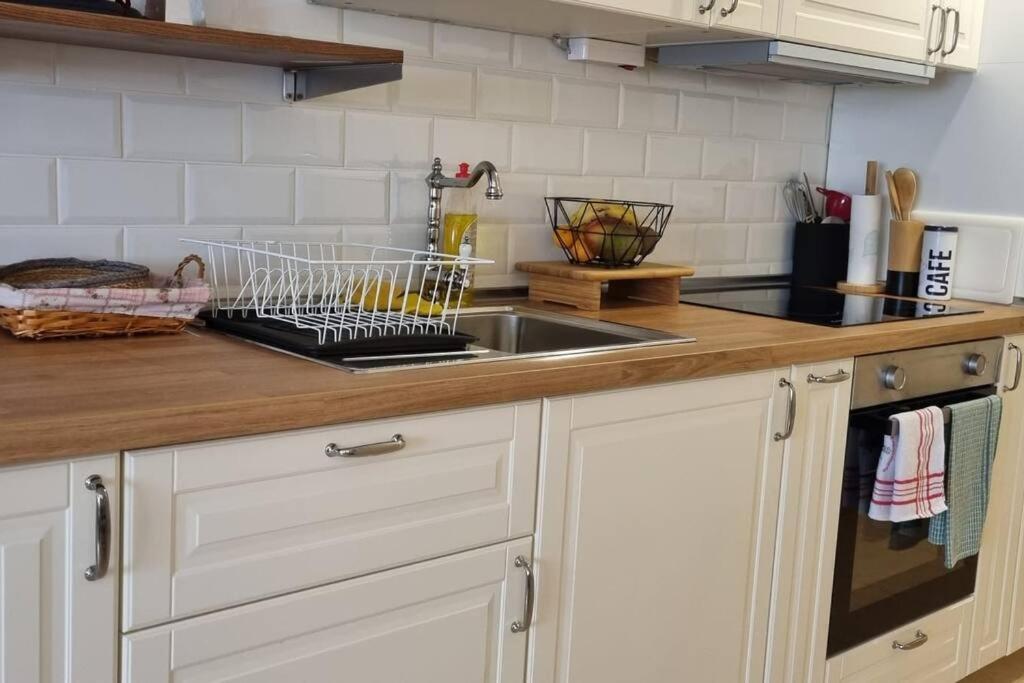 Apartamento Bouganville Con Terrazza E Piscina