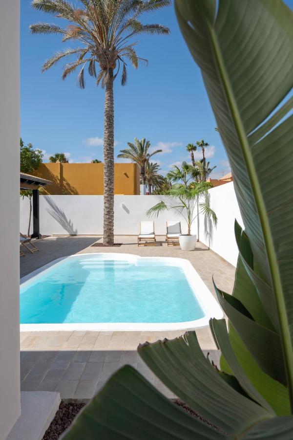Villa Tropico - Design House With Pool In
