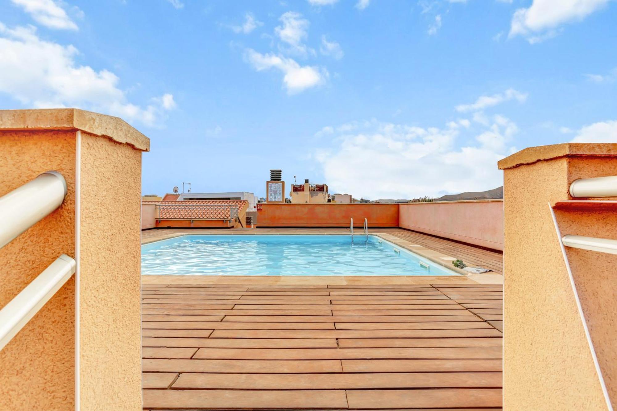 Ancla Pool On Roof Top *