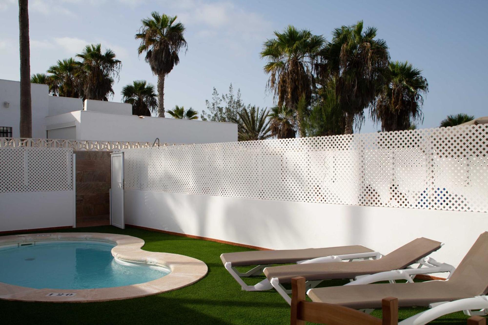 Galera Boutique Art With Private Pools, Free Wifi & Bbq, By Amazzzing Travel *