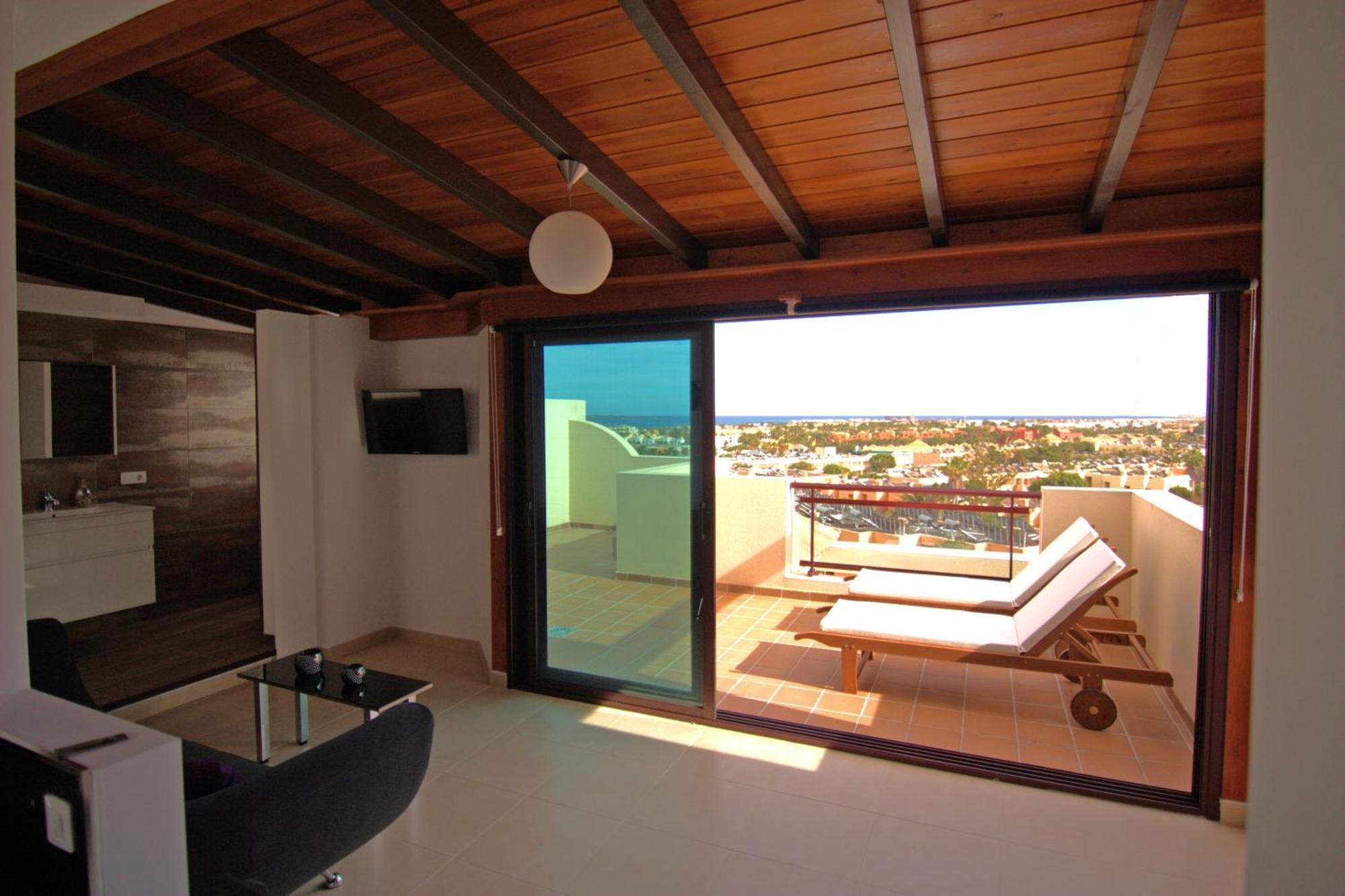 Crystalsuite. Beautiful Penthouse With Sea Views Apartment *