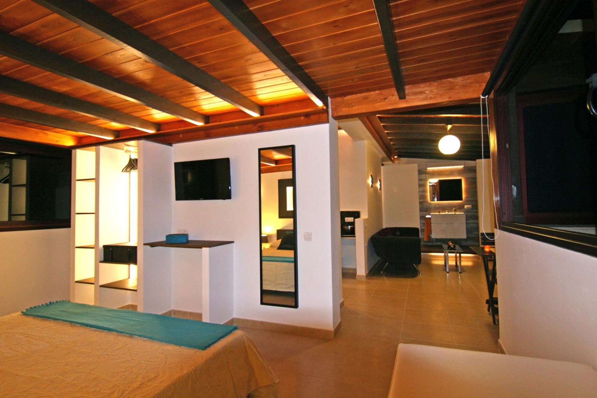 Crystalsuite. Beautiful Penthouse With Sea Views Apartment *