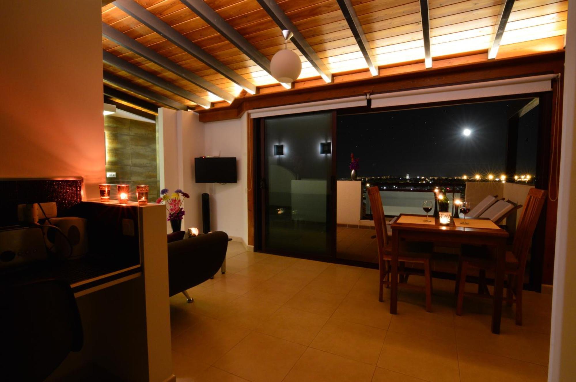 Crystalsuite. Beautiful Penthouse With Sea Views Apartment