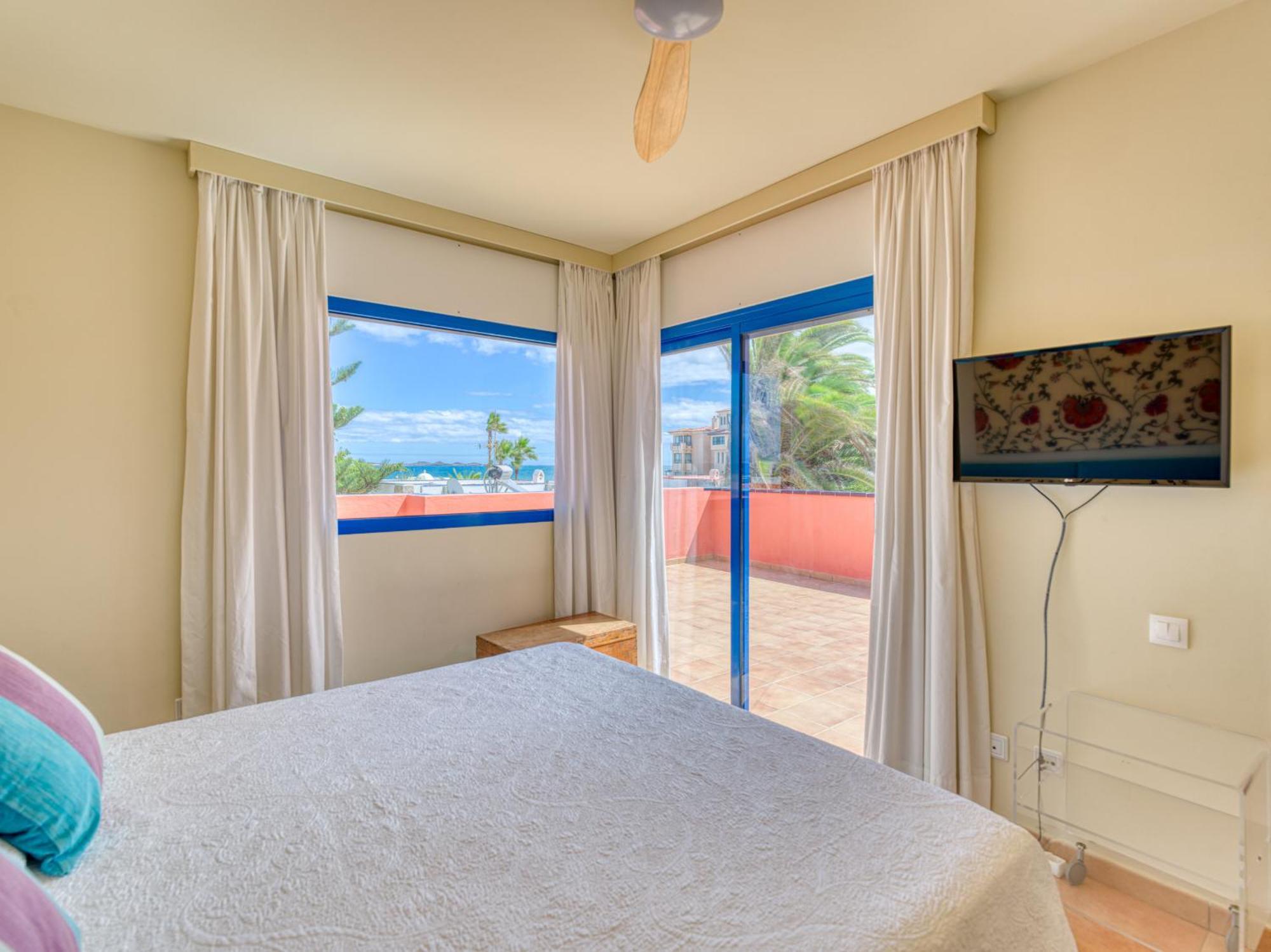 Long By Canariasgetaway Villa *