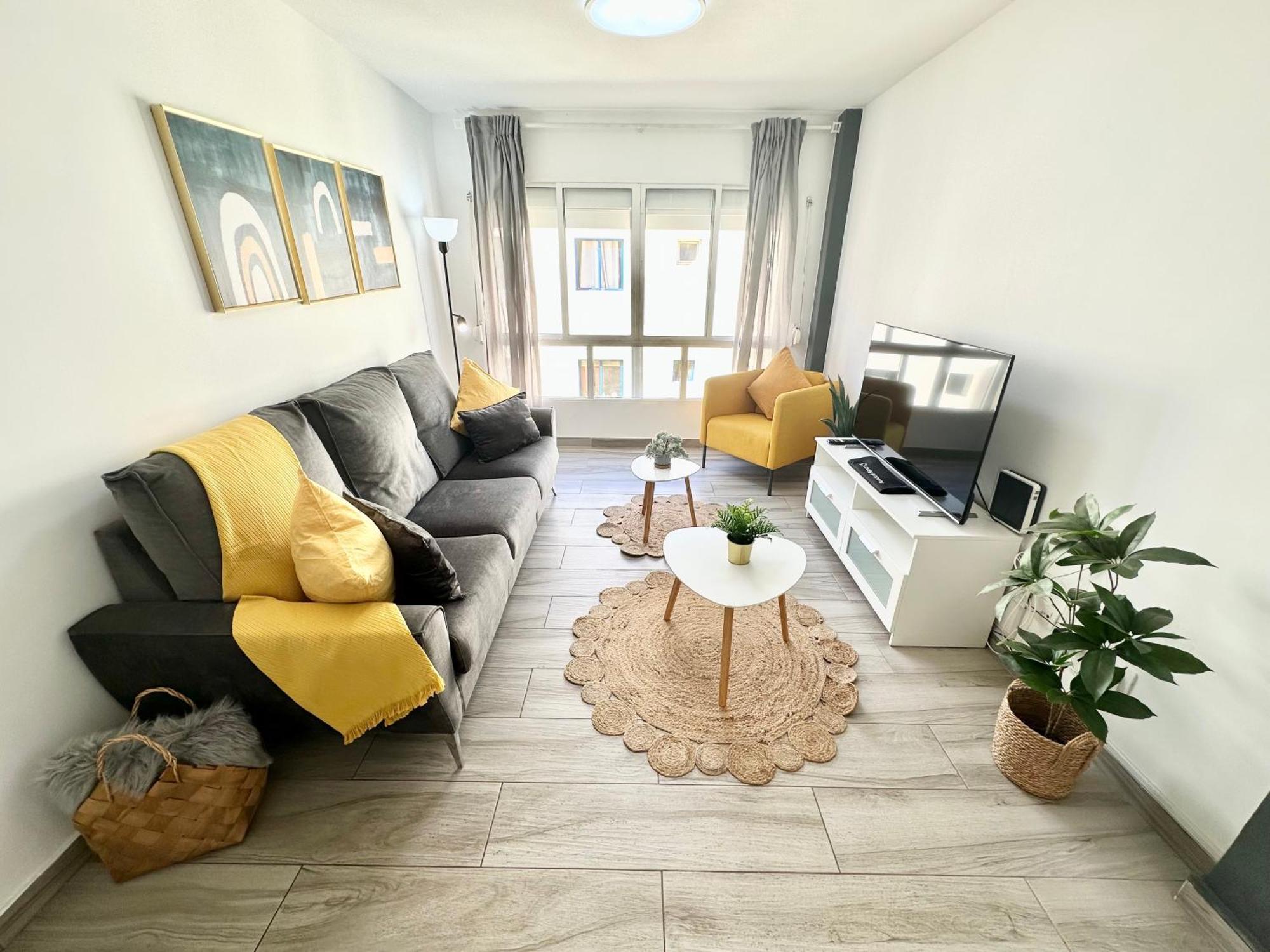 Mango Sorbet Super Central, 3 Desks, High Speed Internet, 3 Bedrooms And 2 Bathrooms Corralejo