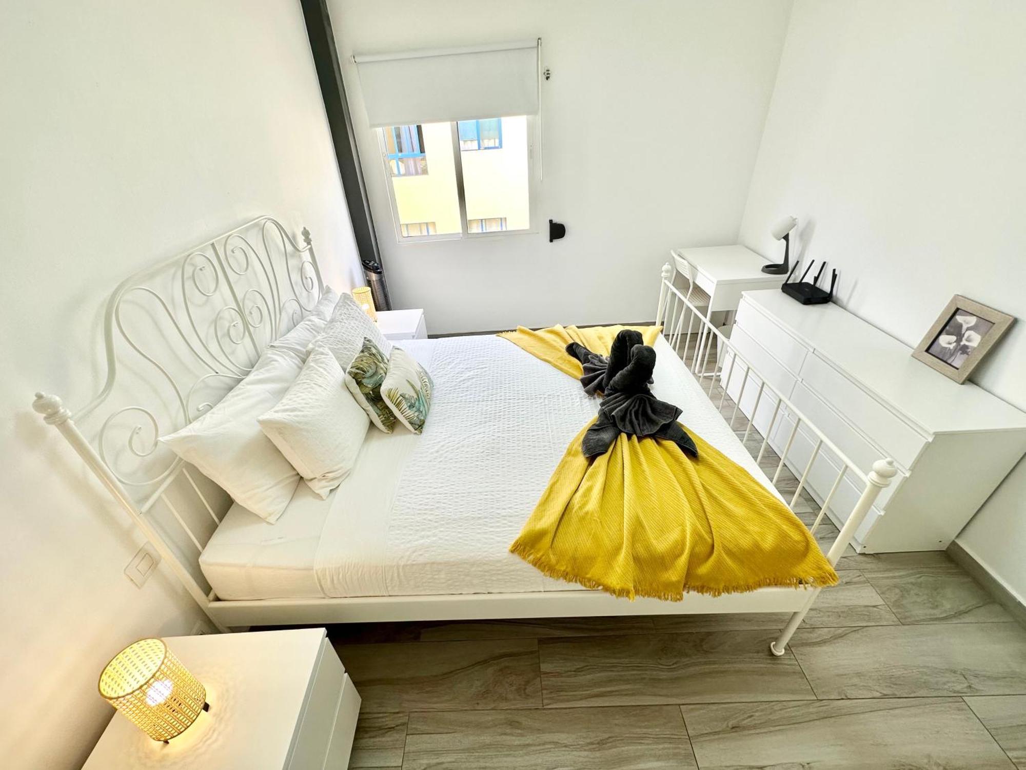 Mango Sorbet Super Central, 3 Desks, High Speed Internet, 3 Bedrooms And 2 Bathrooms Apartment Corralejo