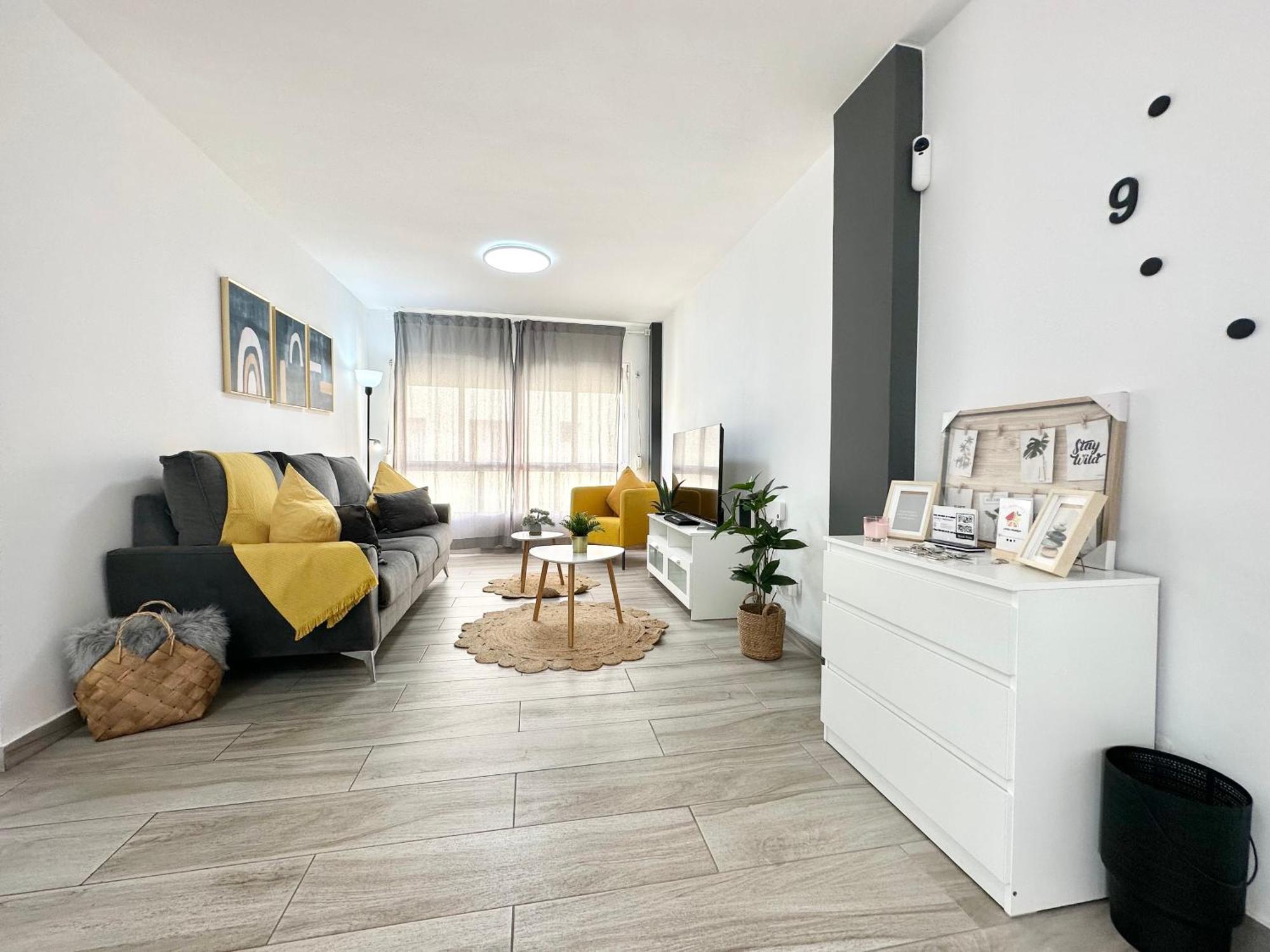 Mango Sorbet Super Central, 3 Desks, High Speed Internet, 3 Bedrooms And 2 Bathrooms Apartment Corralejo