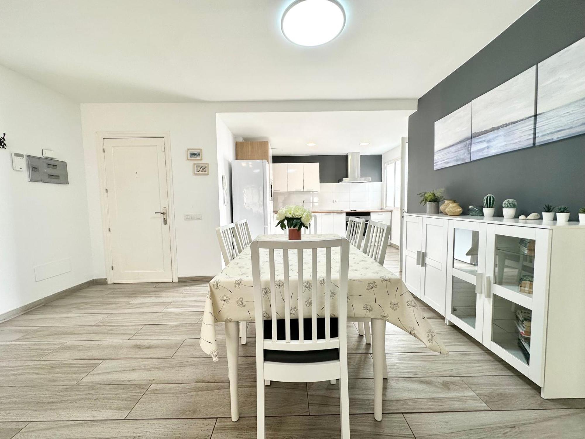 Mango Sorbet Super Central, 3 Desks, High Speed Internet, 3 Bedrooms And 2 Bathrooms * Corralejo