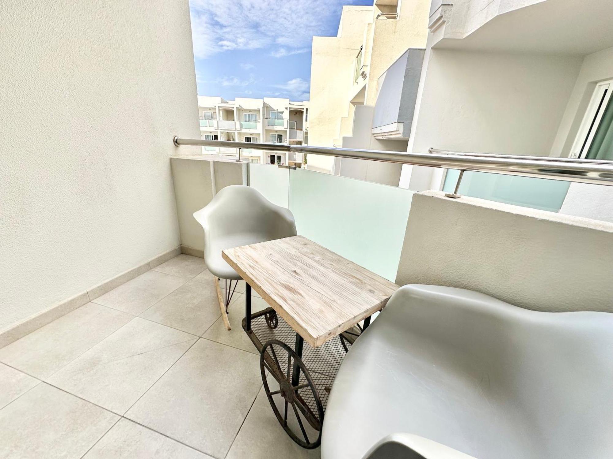 Cosmopolitan Con Piscina, Doble Terraza, Y Wifi *