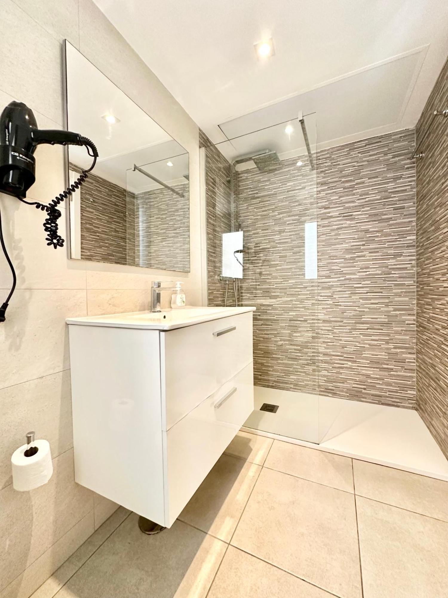 Cosmopolitan Con Piscina, Doble Terraza, Y Wifi Apartment *