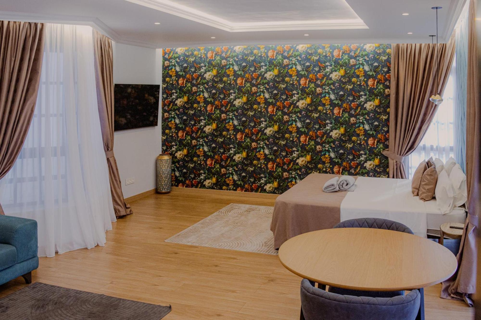 Miramar Boutique Adults Only Apartment *