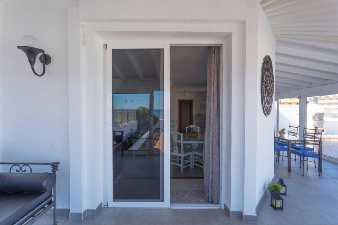 Beachfront Remos With Lobos Island View, Private Pool, Wifi & Bbq By Amazzzing Travel Villa Corralejo