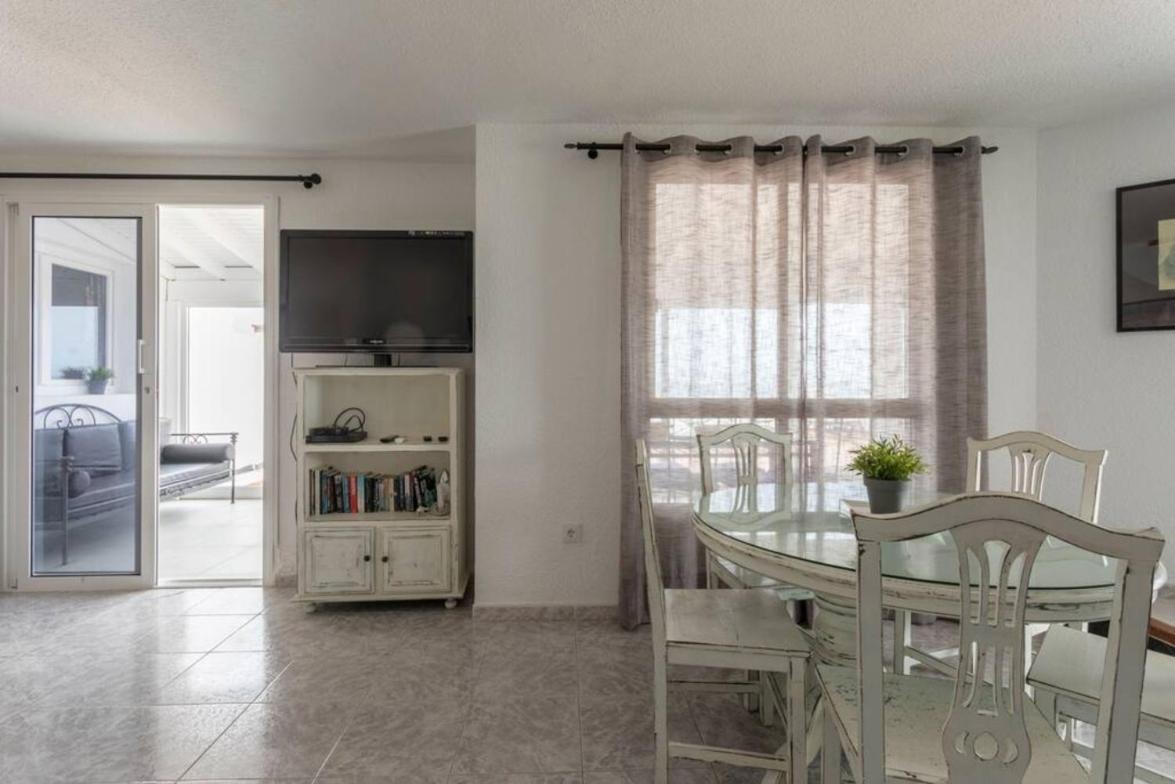 Beachfront Remos With Lobos Island View, Private Pool, Wifi & Bbq By Amazzzing Travel * Corralejo