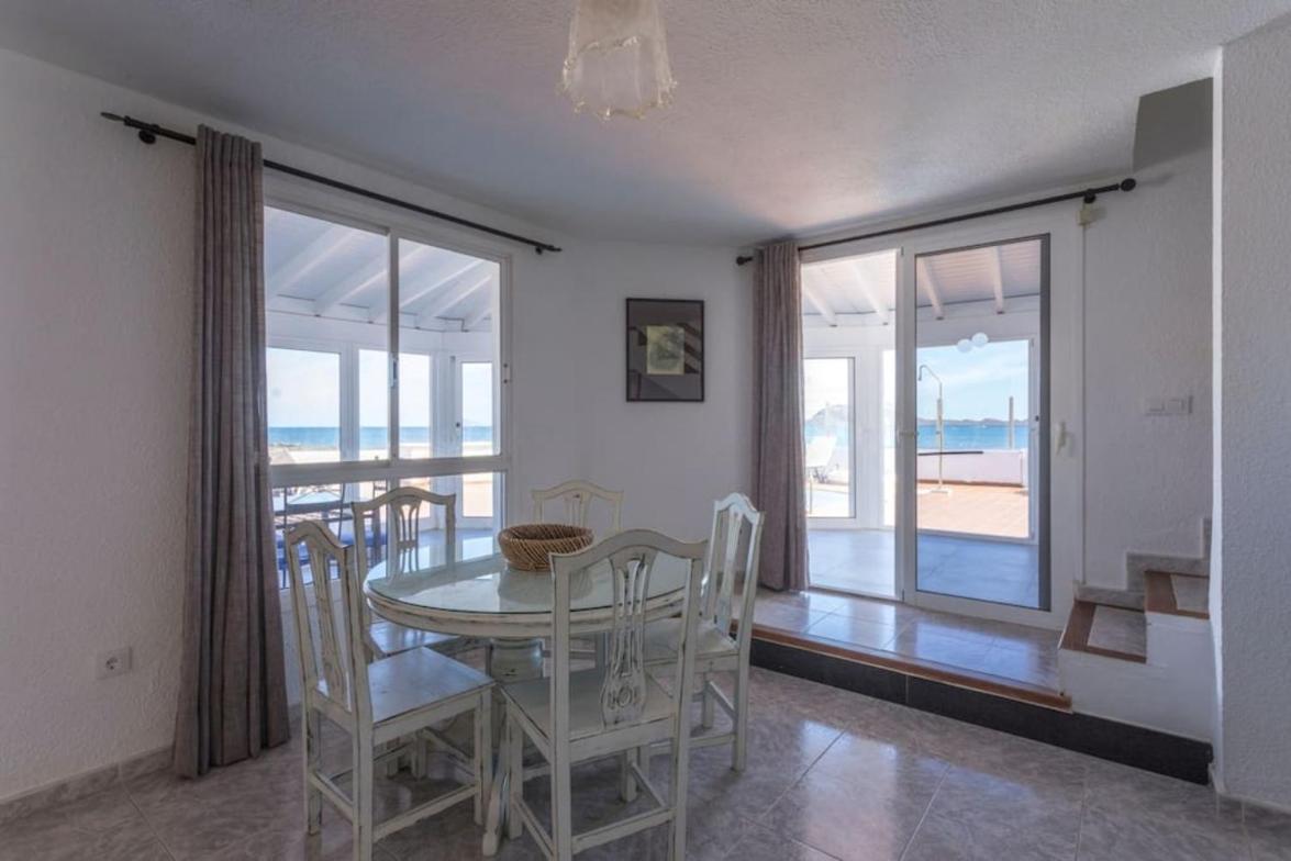 Villa Beachfront Remos With Lobos Island View, Private Pool, Wifi & Bbq By Amazzzing Travel