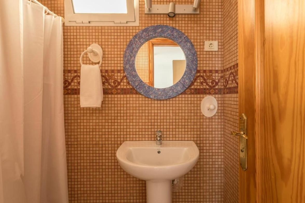 Beachfront Remos With Lobos Island View, Private Pool, Wifi & Bbq By Amazzzing Travel Corralejo