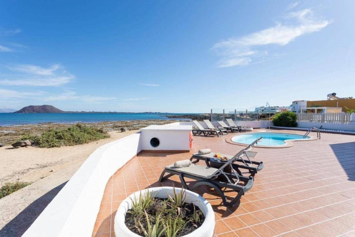 Villa Beachfront Remos With Lobos Island View, Private Pool, Wifi & Bbq By Amazzzing Travel *