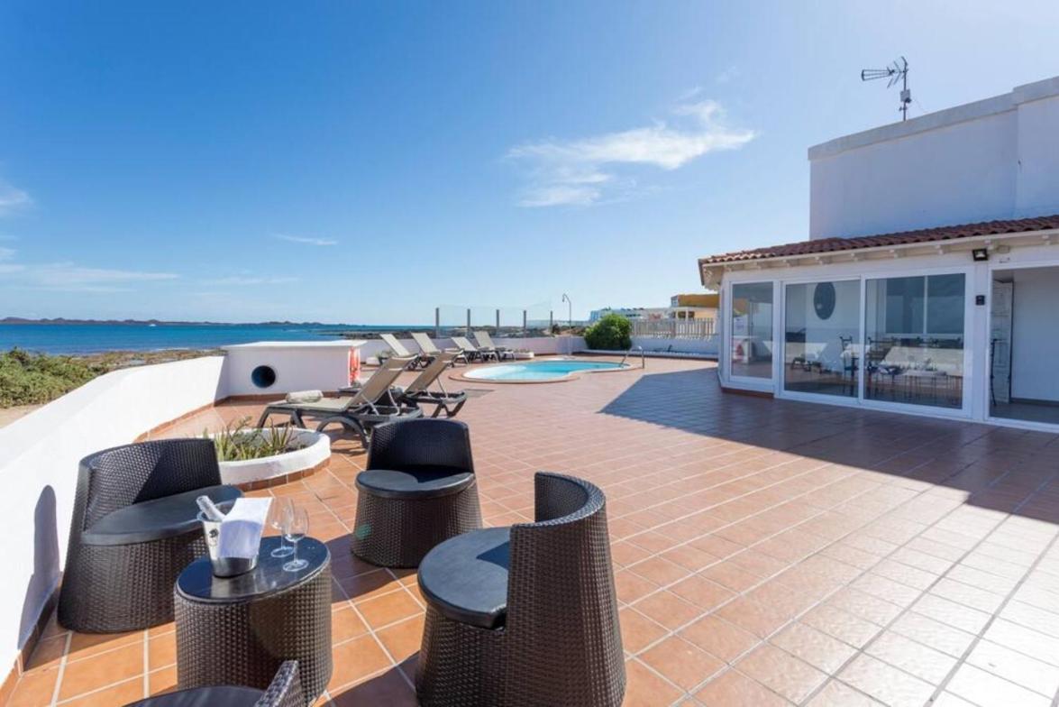 Villa Beachfront Remos With Lobos Island View, Private Pool, Wifi & Bbq By Amazzzing Travel *